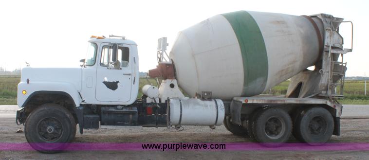 image for item H1706 1991 Mack RD690S mixer truck