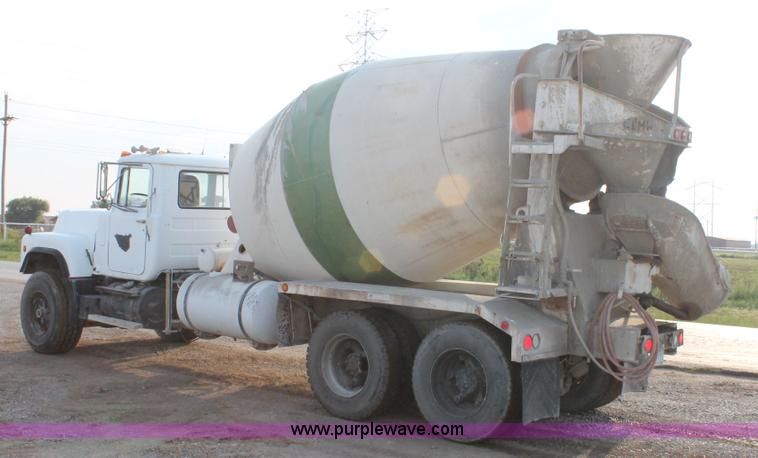 image for item H1706 1991 Mack RD690S mixer truck