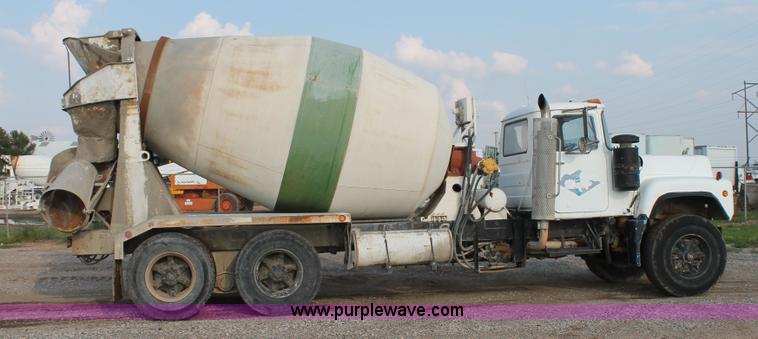 image for item H1706 1991 Mack RD690S mixer truck