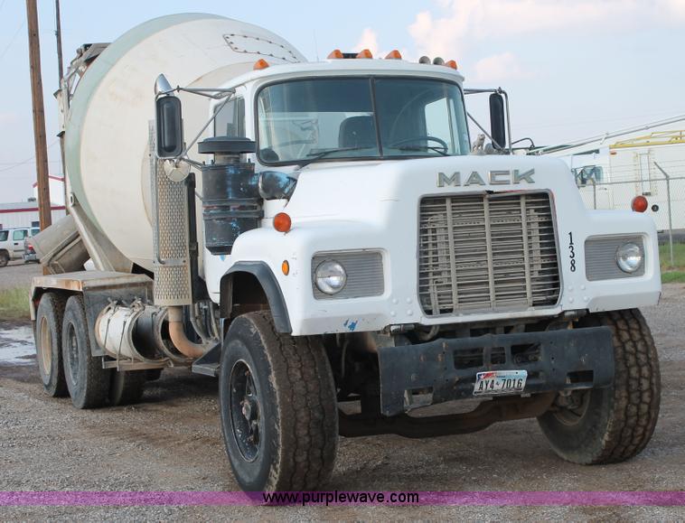 image for item H1706 1991 Mack RD690S mixer truck