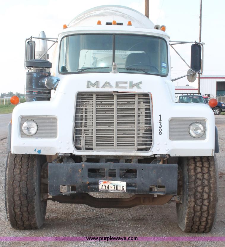 image for item H1706 1991 Mack RD690S mixer truck
