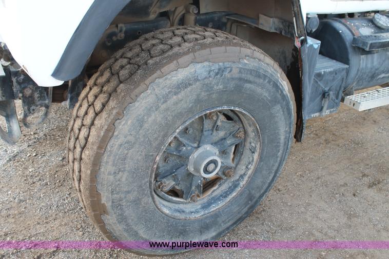 image for item H1706 1991 Mack RD690S mixer truck