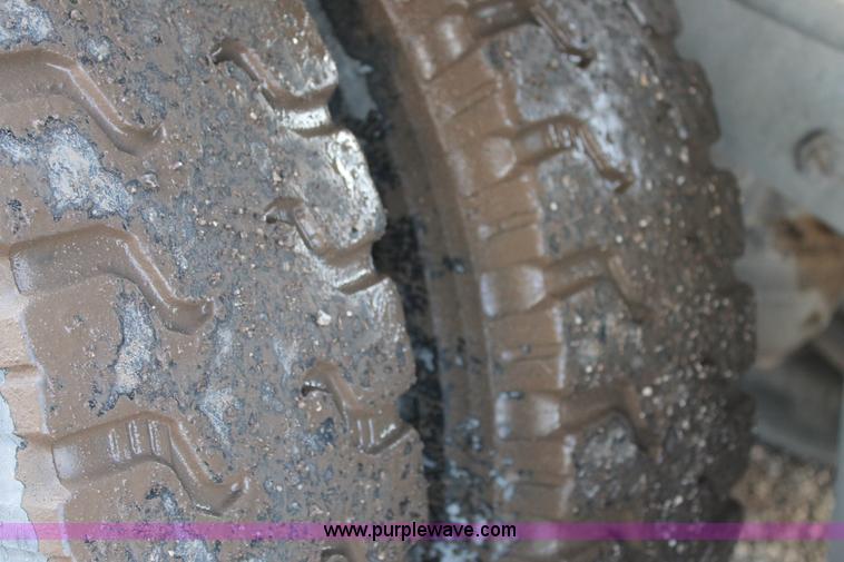 image for item H1706 1991 Mack RD690S mixer truck