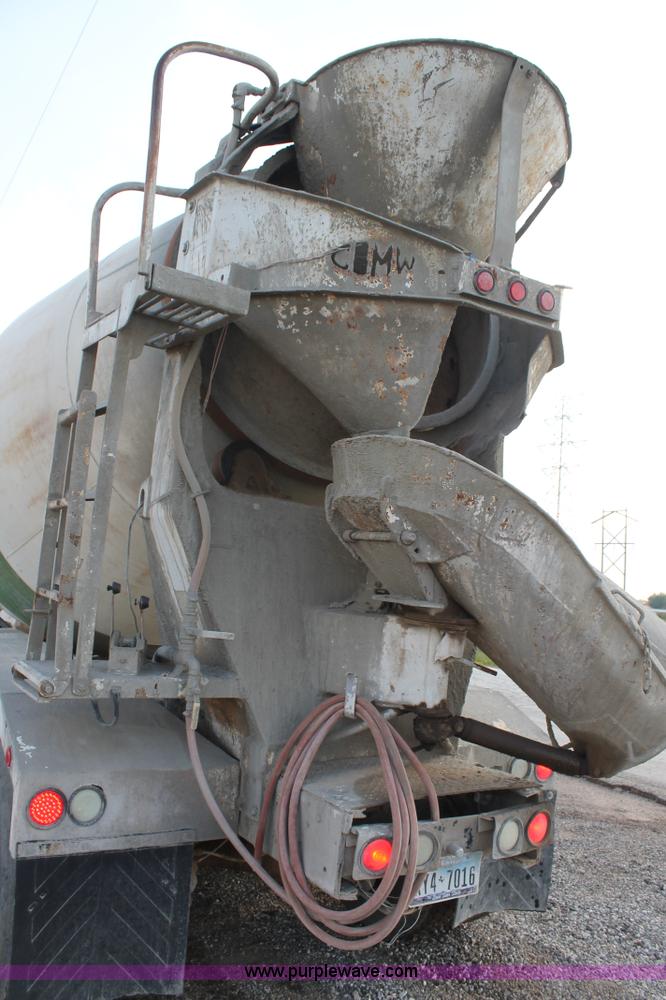 image for item H1706 1991 Mack RD690S mixer truck