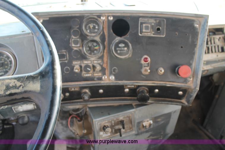 image for item H1706 1991 Mack RD690S mixer truck