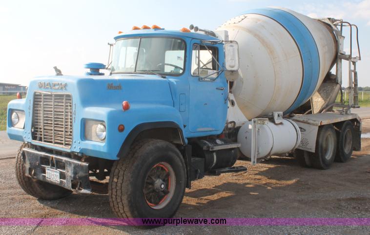 image for item H1707 1991 Mack RD690S mixer truck