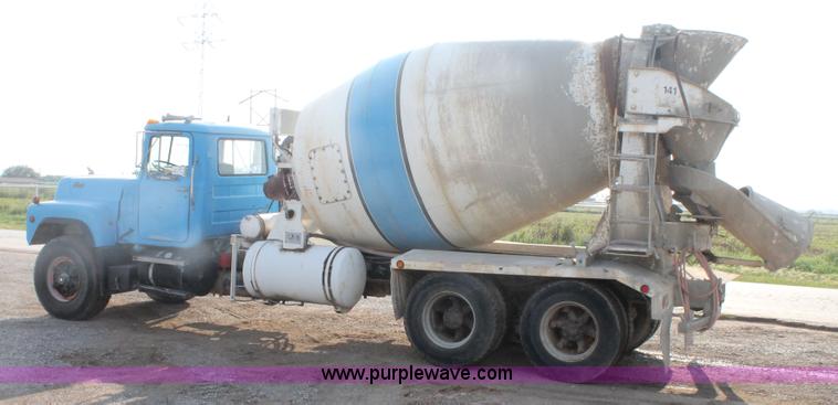 image for item H1707 1991 Mack RD690S mixer truck