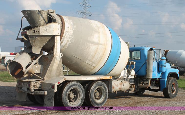 image for item H1707 1991 Mack RD690S mixer truck