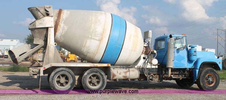 image for item H1707 1991 Mack RD690S mixer truck