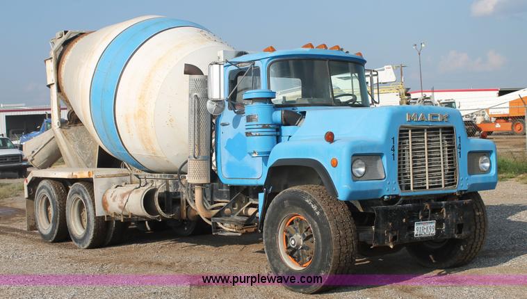 image for item H1707 1991 Mack RD690S mixer truck