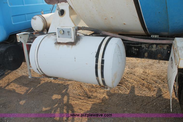 image for item H1707 1991 Mack RD690S mixer truck