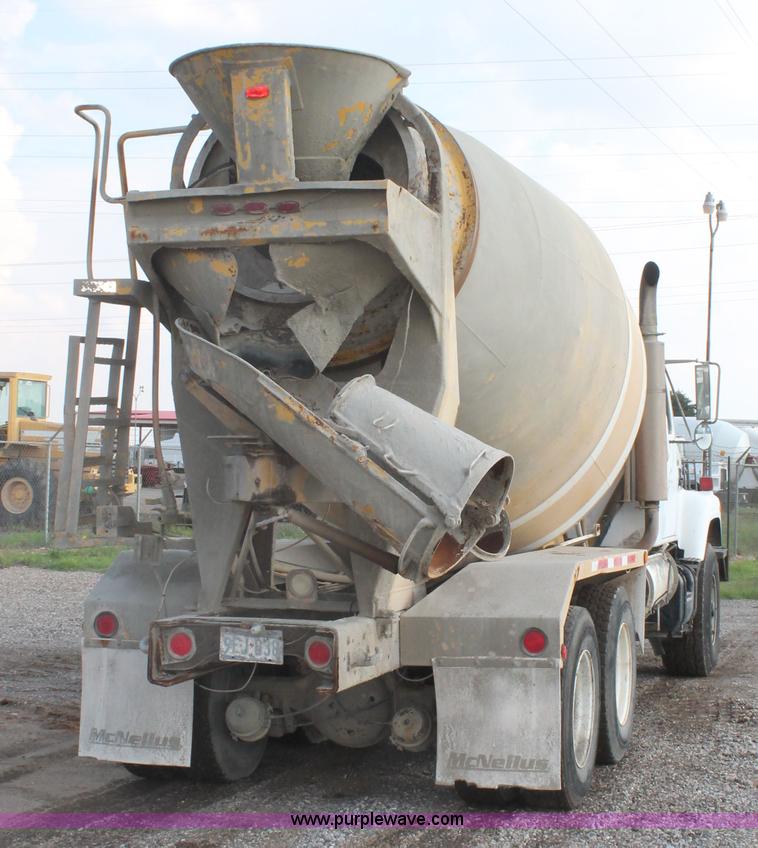 image for item H1708 1985 International F2574 mixer truck