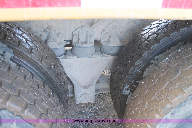 image for item H1708 1985 International F2574 mixer truck