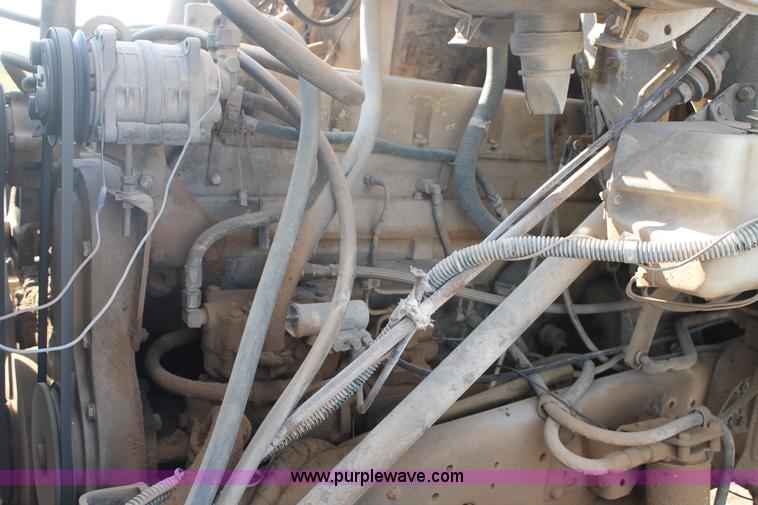 image for item H1708 1985 International F2574 mixer truck