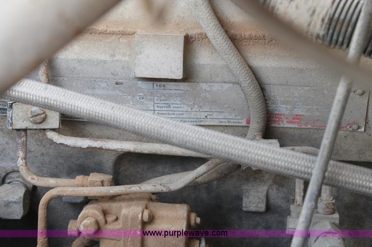 image for item H1708 1985 International F2574 mixer truck