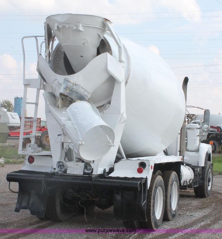 image for item H1709 1994 Mack DM690S mixer truck