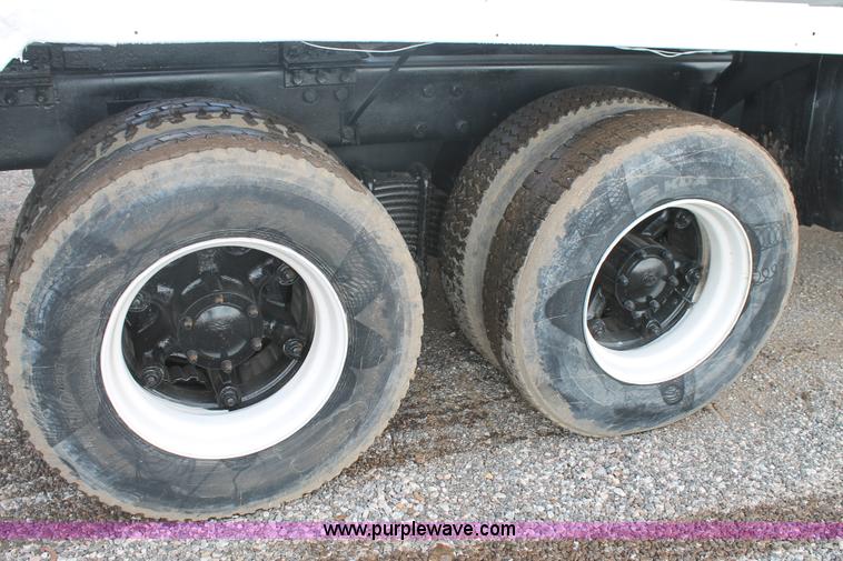 image for item H1709 1994 Mack DM690S mixer truck