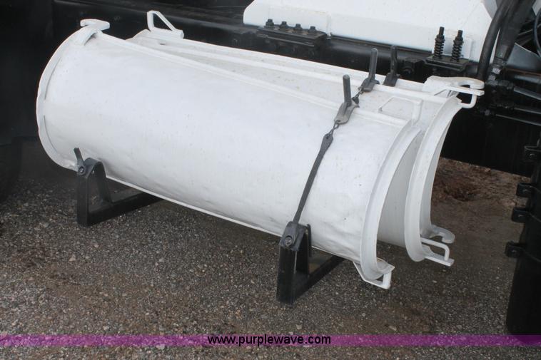 image for item H1709 1994 Mack DM690S mixer truck