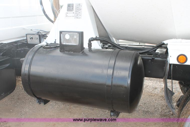 image for item H1709 1994 Mack DM690S mixer truck