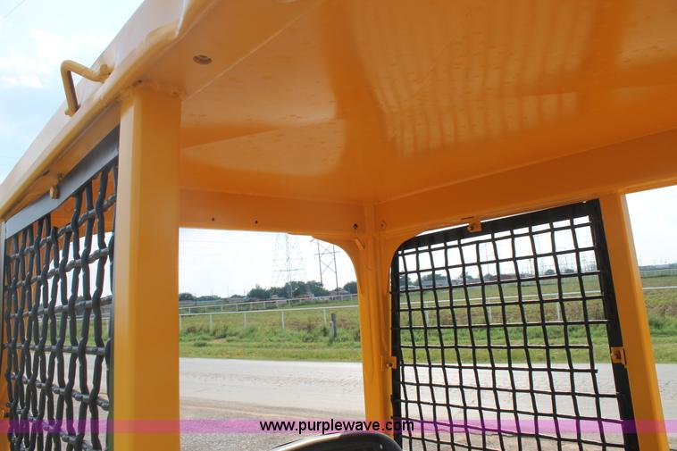 image for item H1711 1997 John Deere 550G dozer