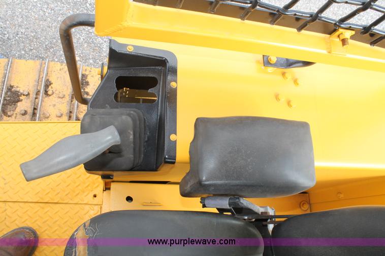 image for item H1711 1997 John Deere 550G dozer