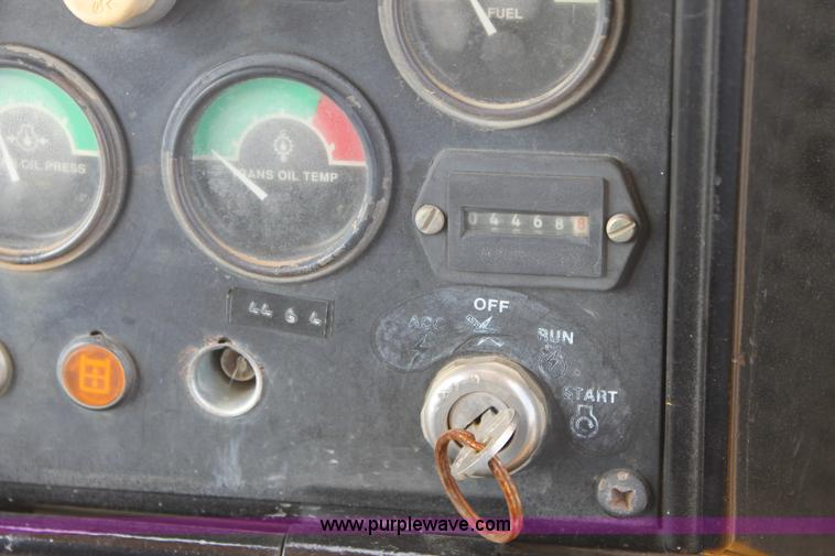 image for item H1711 1997 John Deere 550G dozer