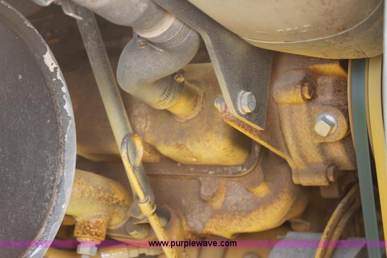 image for item H1711 1997 John Deere 550G dozer