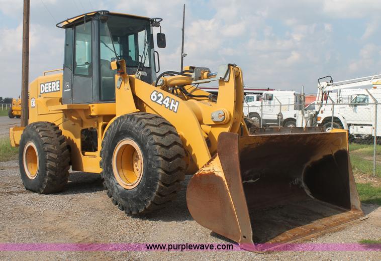 image for item H1713 2002 John Deere 624H wheel loader