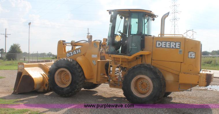 image for item H1713 2002 John Deere 624H wheel loader