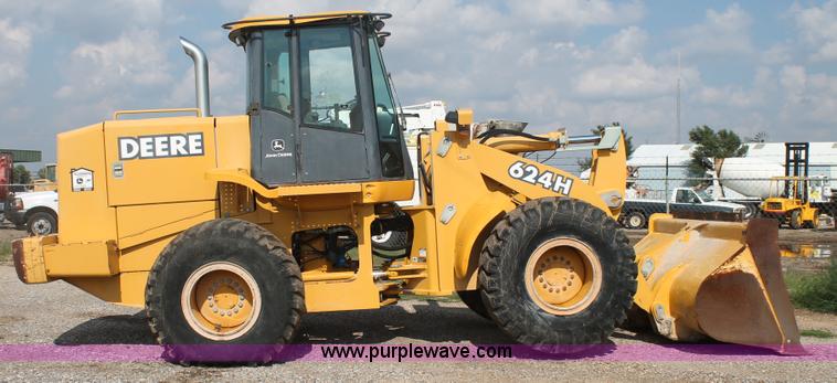 image for item H1713 2002 John Deere 624H wheel loader