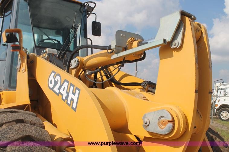 image for item H1713 2002 John Deere 624H wheel loader