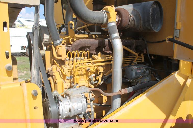 image for item H1713 2002 John Deere 624H wheel loader