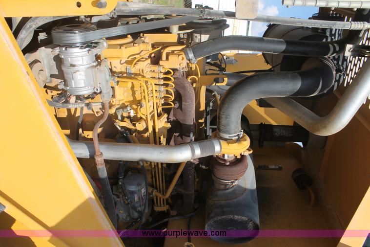 image for item H1713 2002 John Deere 624H wheel loader