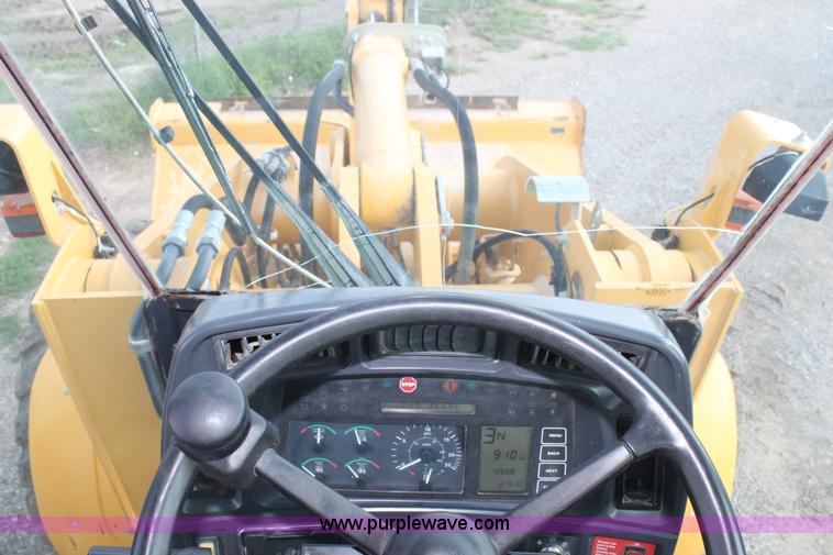 image for item H1713 2002 John Deere 624H wheel loader