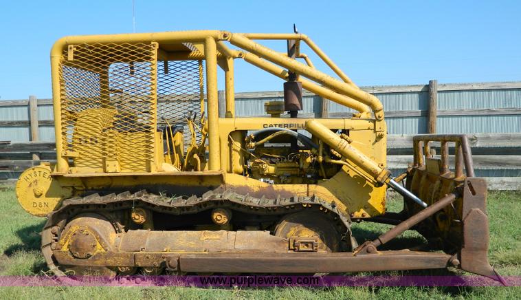 image for item H2419 1965 Caterpillar D6B dozer