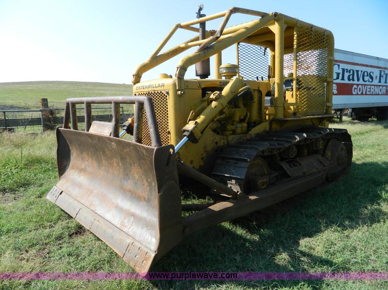 image for item H2419 1965 Caterpillar D6B dozer