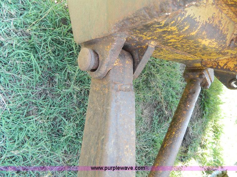 image for item H2419 1965 Caterpillar D6B dozer