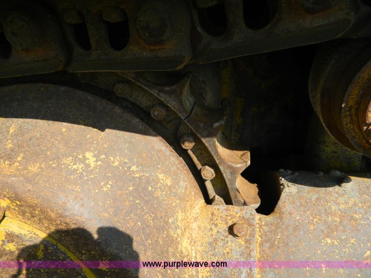image for item H2419 1965 Caterpillar D6B dozer