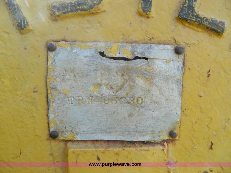image for item H2419 1965 Caterpillar D6B dozer