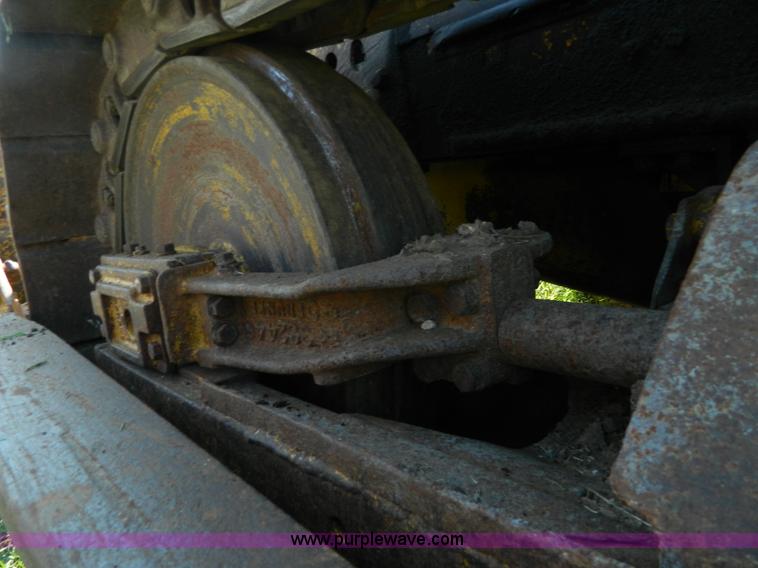image for item H2419 1965 Caterpillar D6B dozer