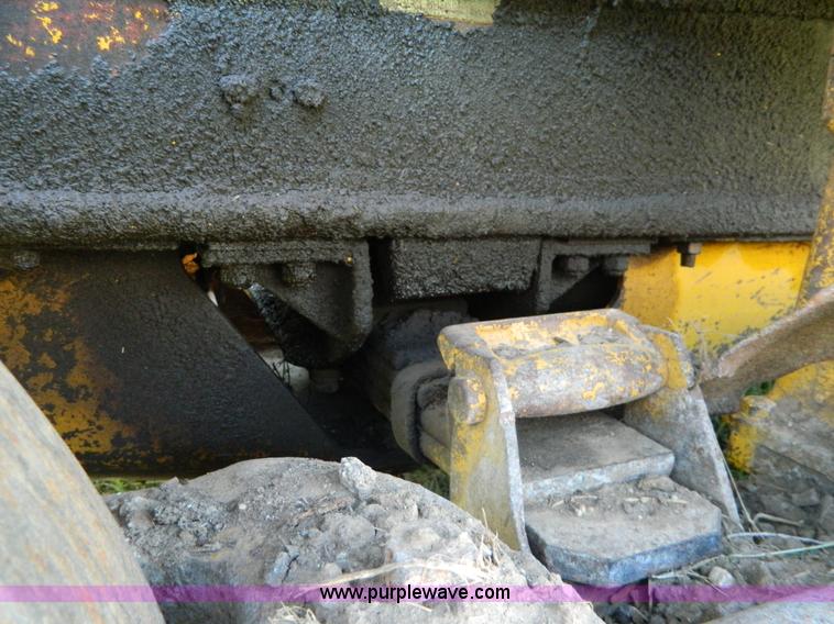 image for item H2419 1965 Caterpillar D6B dozer