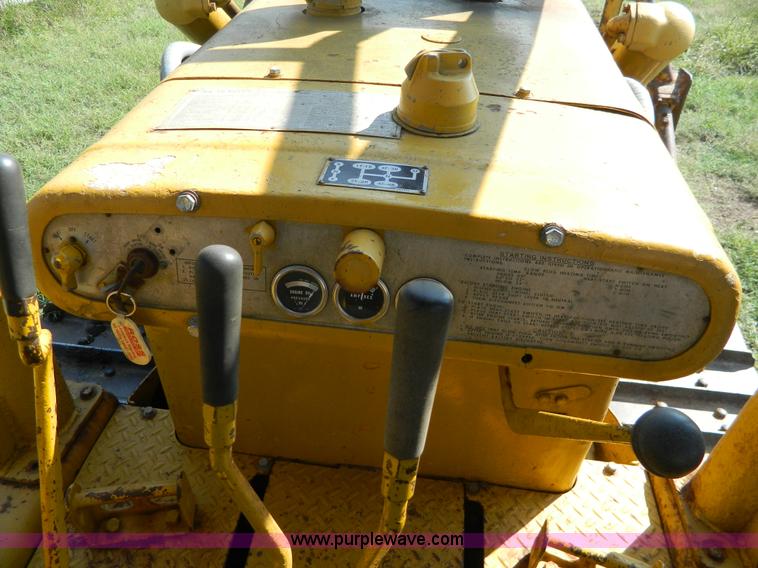 image for item H2419 1965 Caterpillar D6B dozer