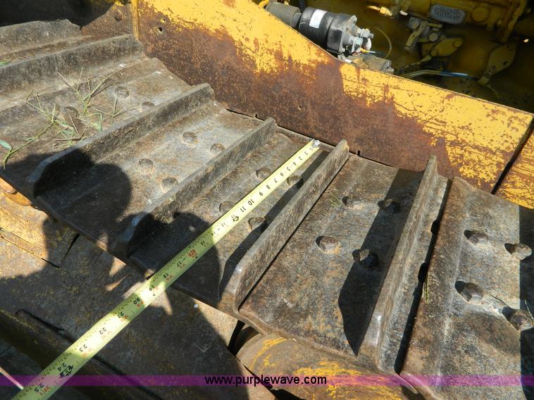 image for item H2419 1965 Caterpillar D6B dozer