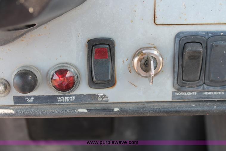 image for item H5602 2006 Genie GTH-844 telehandler