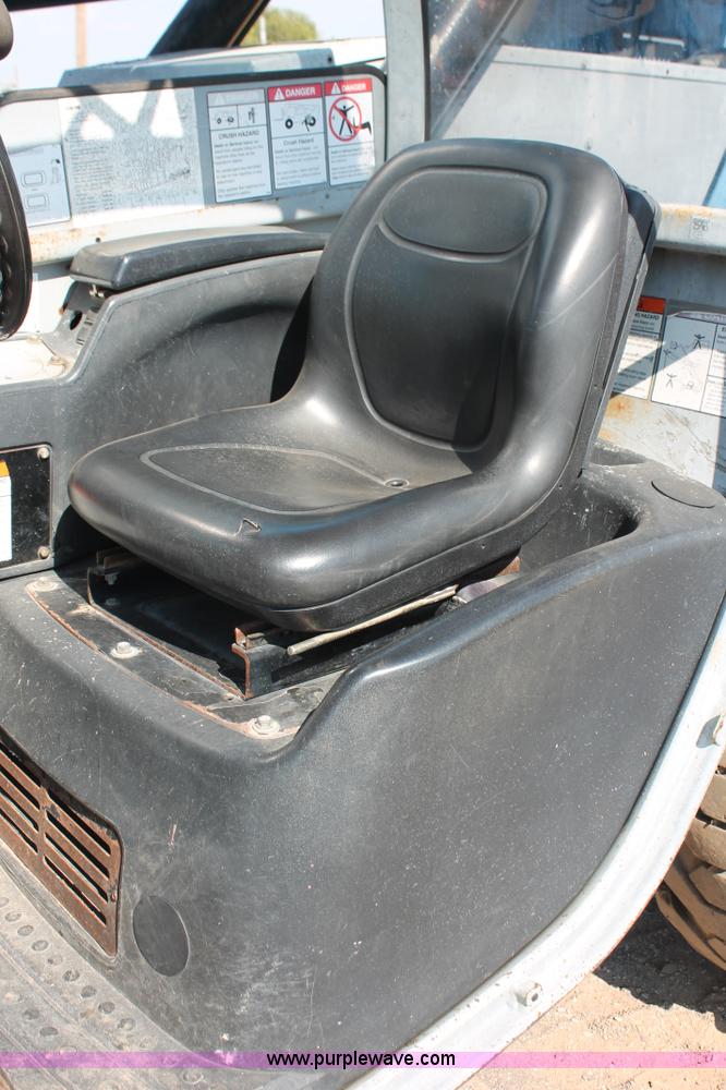 image for item H5602 2006 Genie GTH-844 telehandler