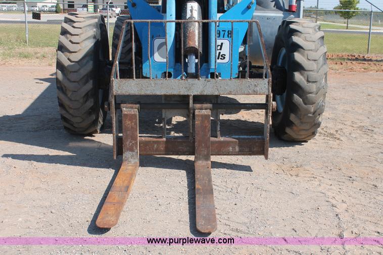 image for item H5602 2006 Genie GTH-844 telehandler
