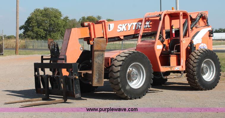 image for item H5604 2006 SkyTrak 10042 telehandler