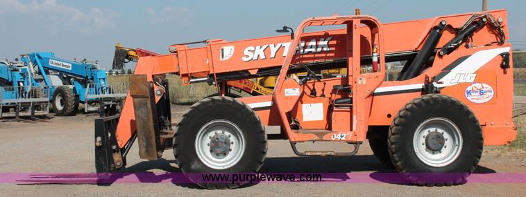 image for item H5604 2006 SkyTrak 10042 telehandler