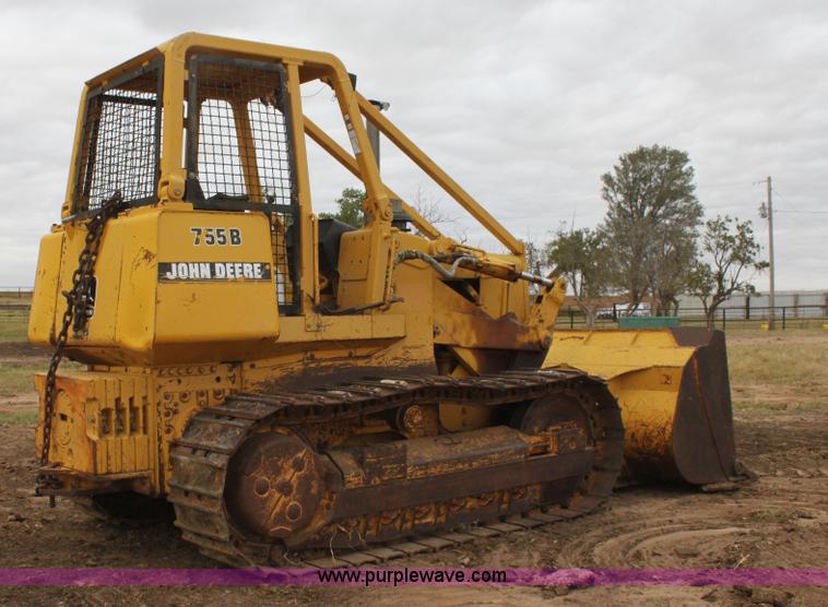 image for item H8830 1995 John Deere 755A track loader