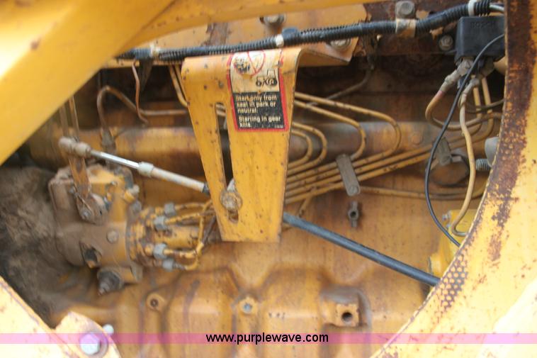 image for item H8830 1995 John Deere 755A track loader